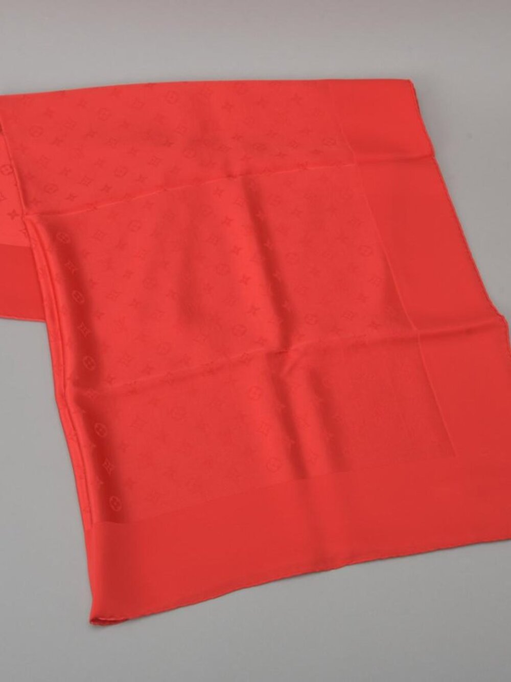 Louis Vuitton Monogram Scarf 85 Silk Red Shawl - Picture 5 of 9